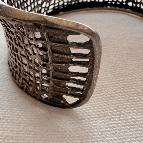 Retired Silpada Sterling Woven Cuff Bracelet - Picture 8 of 16